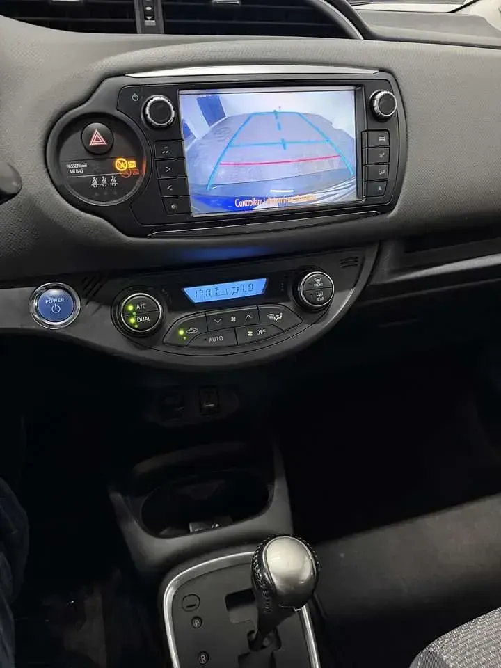 Usata Toyota Yaris Hybrid Active 101 CV (74 kW) 2016 Other Berlina