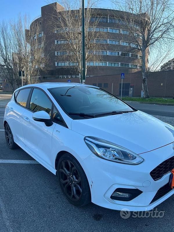 Bianco Usata 2019 Ford Fiesta ST-Line Utilitaria | 10.500 € (Ottimo prezzo) - Immagine 1/4