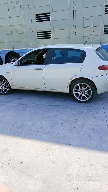 Usata Alfa Romeo 147 2010 Bianco Utilitaria