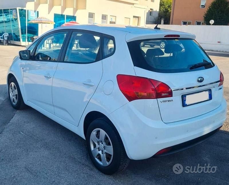 Bianco Usata 2015 Kia Venga Utilitaria | 6750 € (Ottimo prezzo) - Immagine 1/4