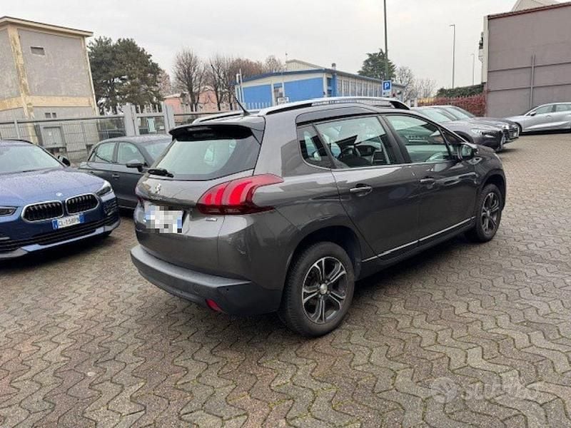 Usata Peugeot 2008 Allure 82 CV (60 kW) 2017 Grigio SUV