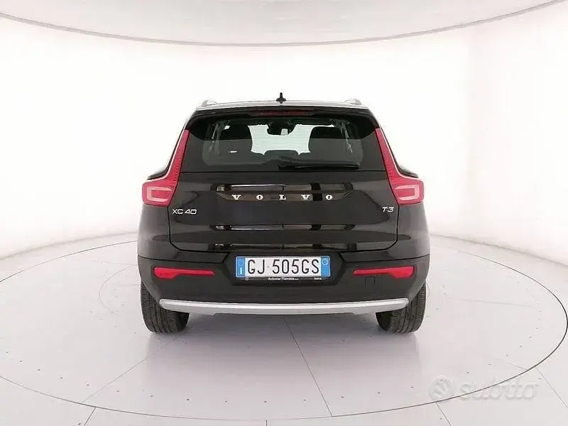 Occasion Volvo XC40 Momentum 163 ch (119 kW) 2022 Noir SUV
