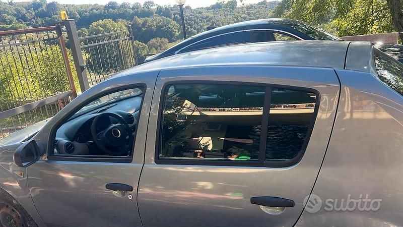 Usata Dacia Sandero 2010 Grigio Berlina