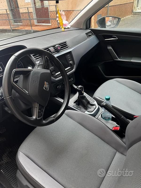 Usata Seat Arona 95 CV (69 kW) 2019 Grigio SUV