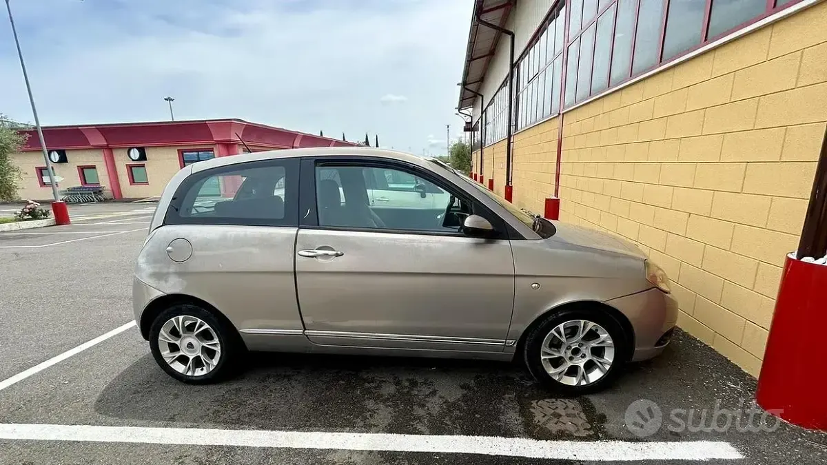 Usata Lancia Ypsilon 90 CV (66 kW) 2008 Utilitaria