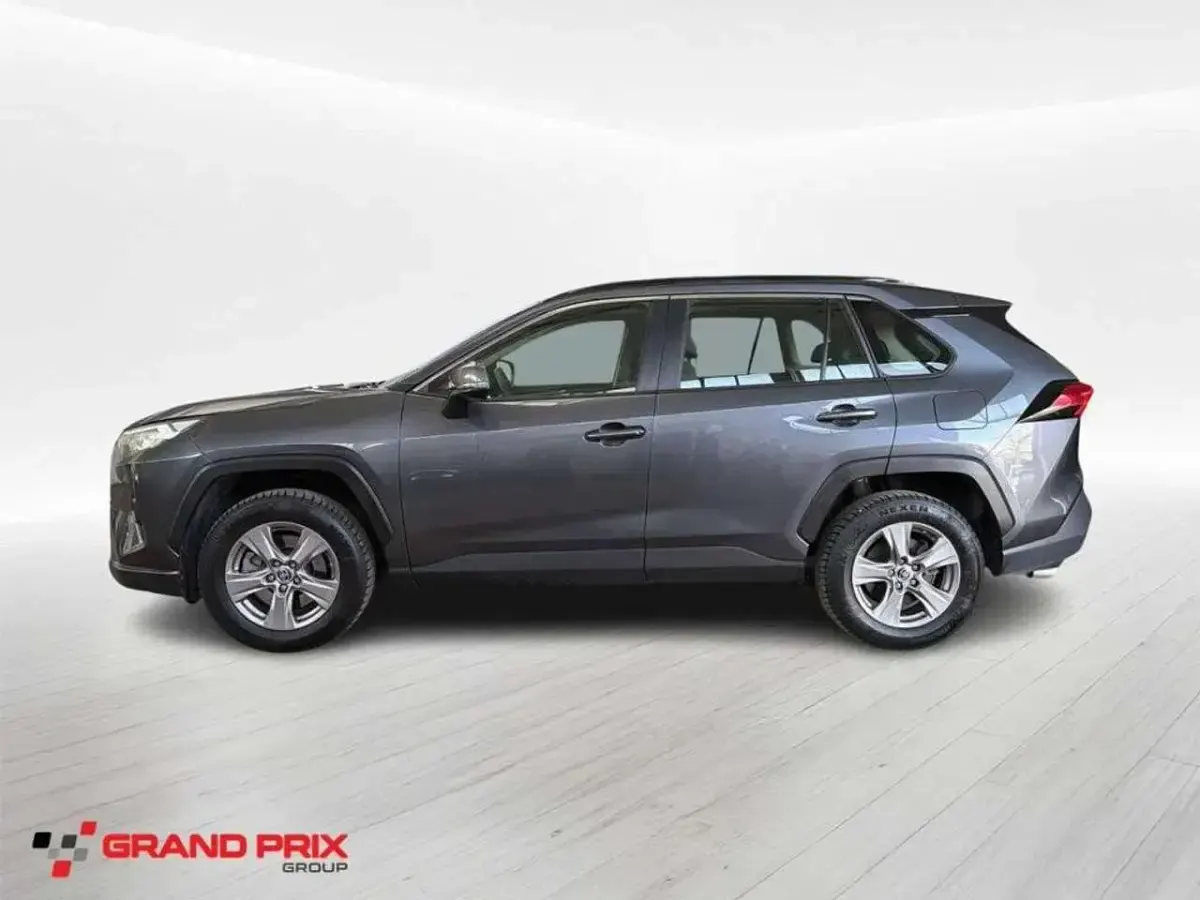 Usata Toyota RAV4 Hybrid Active 178 CV (130 kW) 2022 Grigio scuro SUV