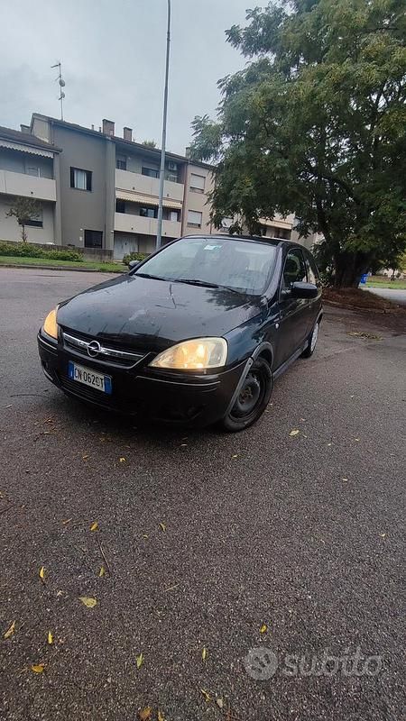 Usata Opel Corsa 2004 Nero Utilitaria