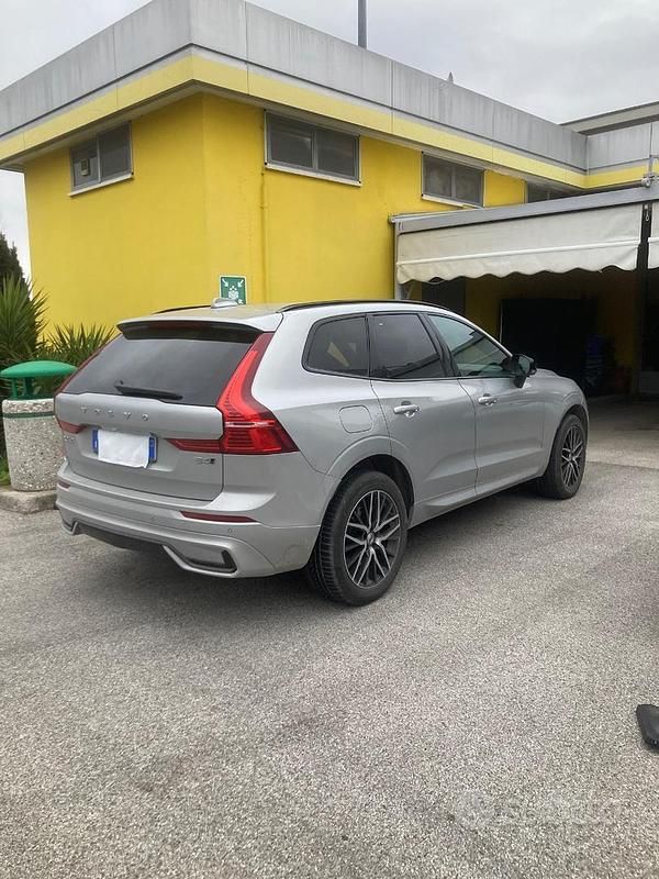 Usata Volvo XC60 R-Design 197 CV (144 kW) 2021 Grigio SUV