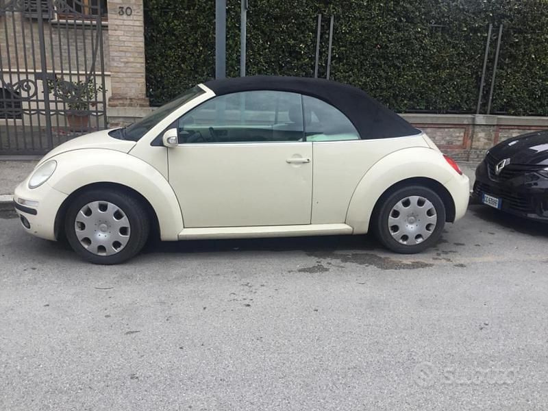 Usata VW New Beetle 75 CV (55 kW) 2008 Bianco Utilitaria