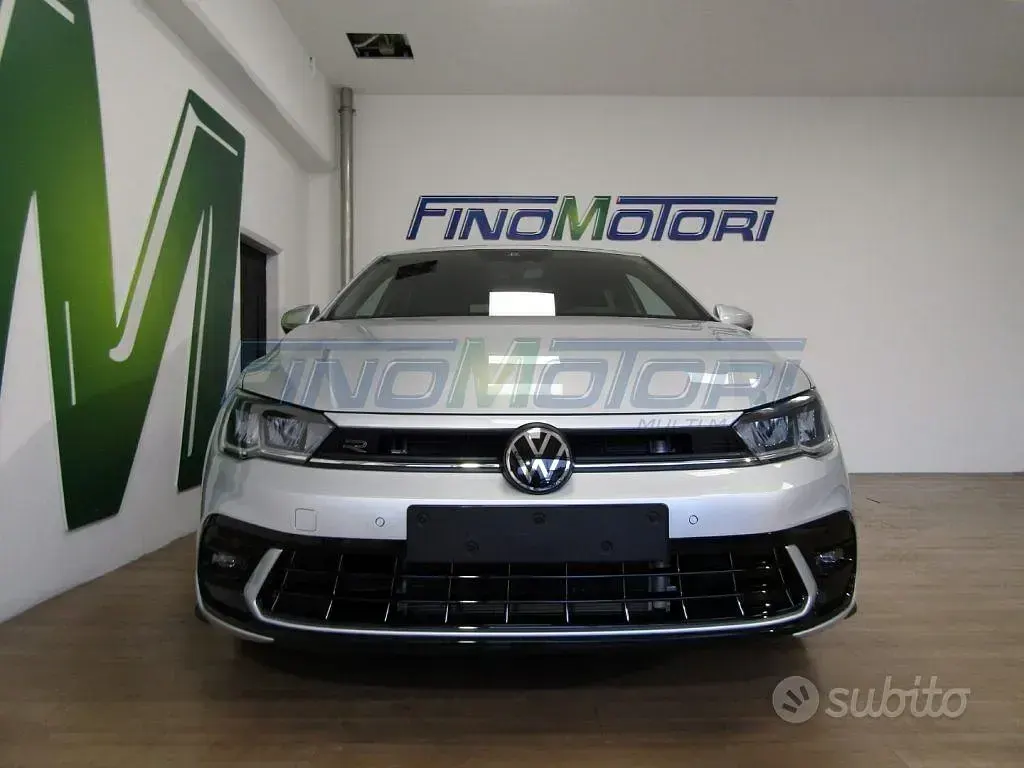 Usata VW Polo R-line 116 CV (85 kW) 2024 Argento Berlina