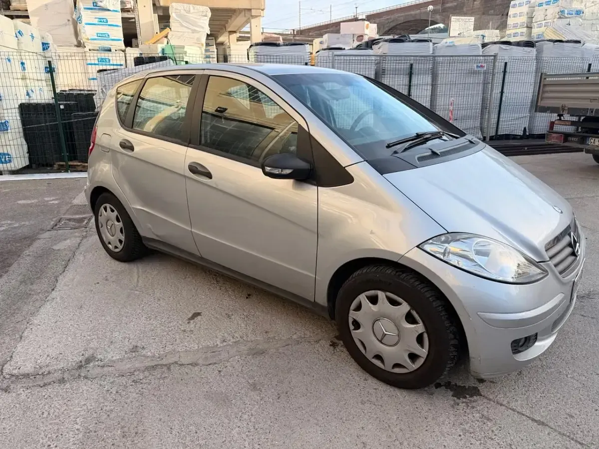 Usata Mercedes A150 Avantgarde 95 CV (69 kW) 2006 Argento Berlina