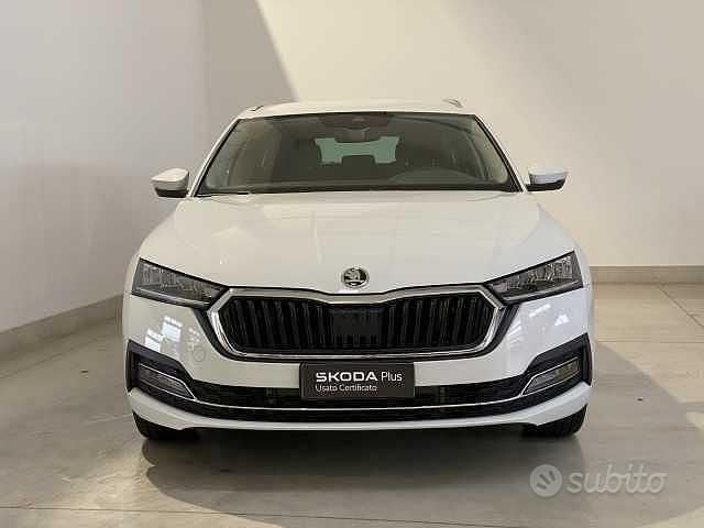 Usata Skoda Octavia Executive 150 CV (110 kW) 2024 Bianco Station wagon