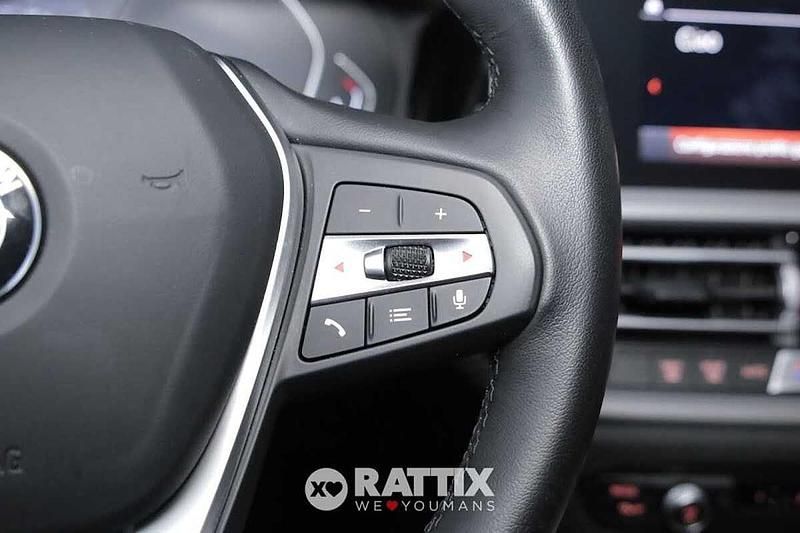 Usata BMW 318 Advantage 150 CV (110 kW) 2021 Black sapphire met Berlina