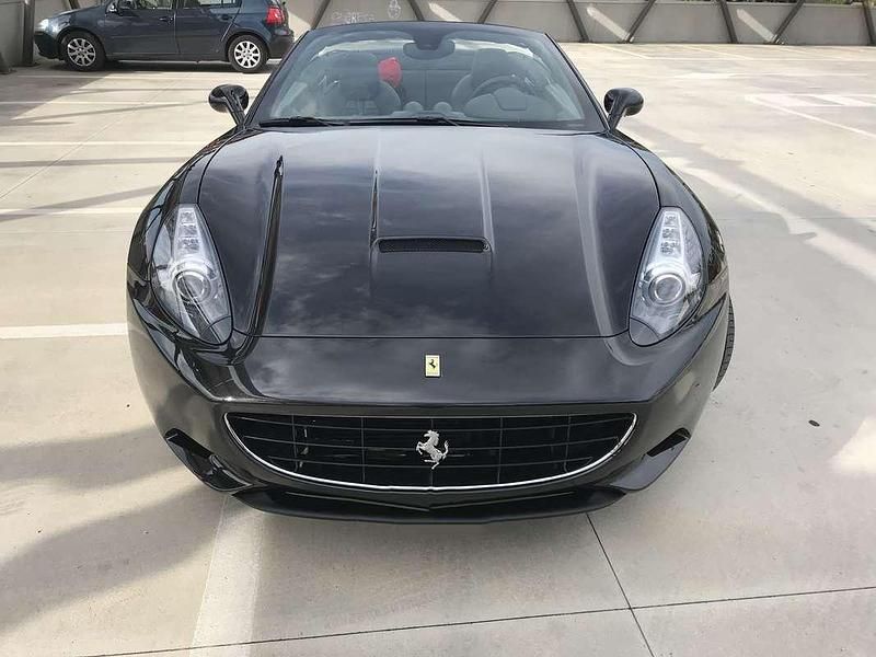 Usata 2010 Ferrari California Cabrio | 131.000 € (Buon prezzo) - Immagine 1/4