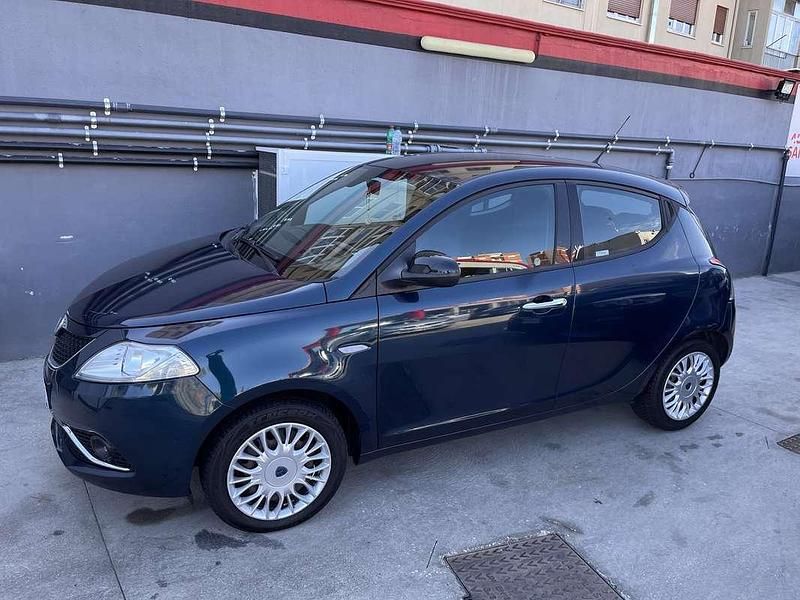 Usata Lancia Ypsilon Gold 95 CV (69 kW) 2016 Utilitaria