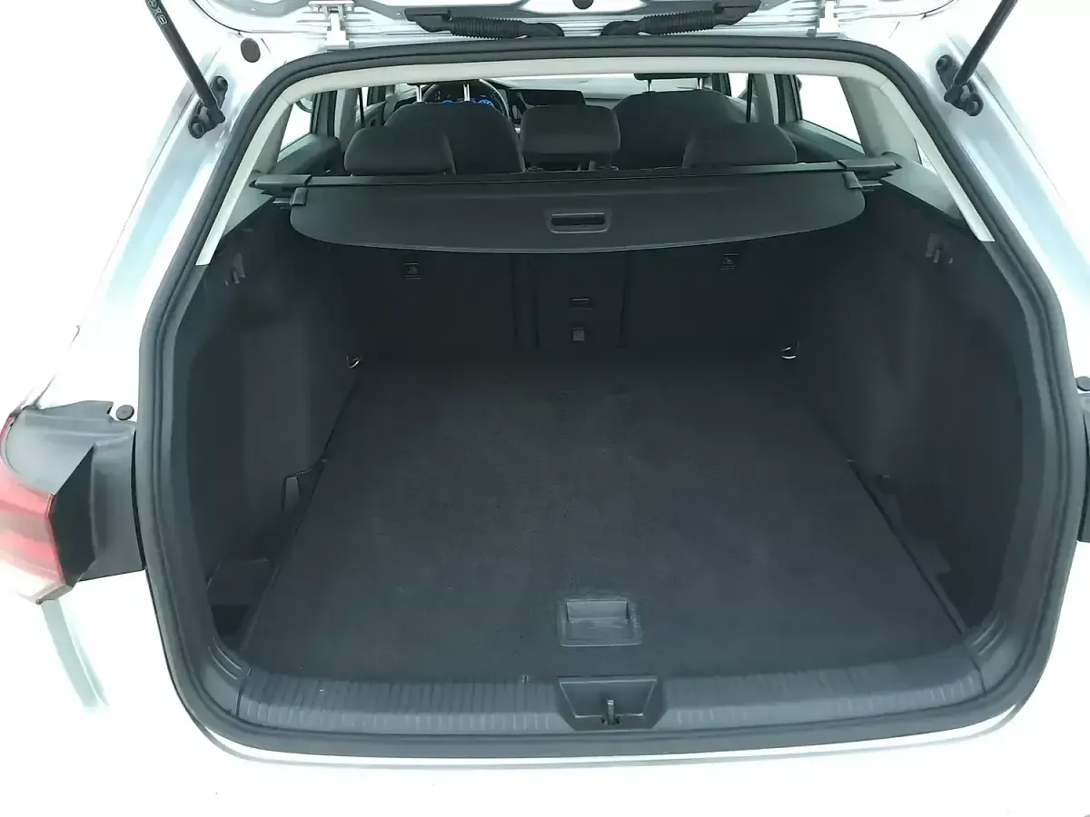 Usata VW Golf VIII Life 150 CV (110 kW) 2022 Argentoargento Station wagon