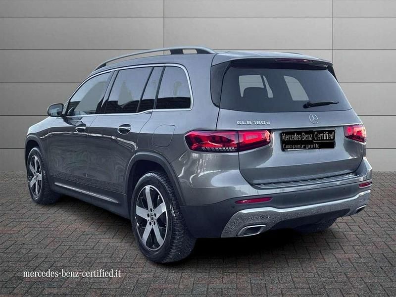 Usata Mercedes GLB180 116 CV (85 kW) 2023 Grigio scuro metallizzato SUV