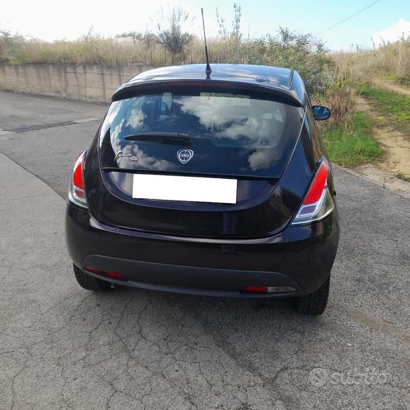 Usata Lancia Ypsilon 69 CV (50 kW) 2014 Utilitaria