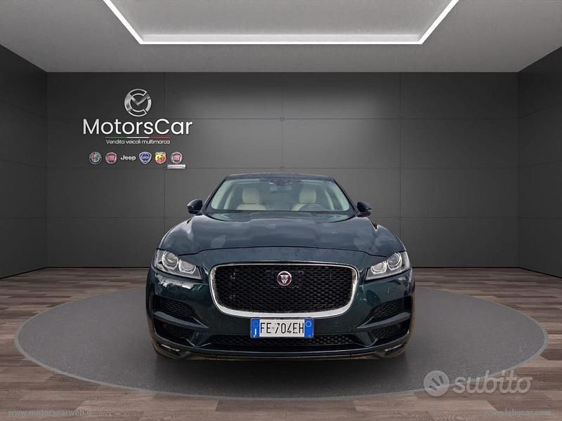 Usata Jaguar F-Pace Portfolio 180 CV (132 kW) 2016 Verde SUV