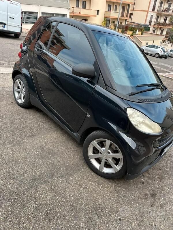 Usata 2010 Smart ForTwo Coupé Utilitaria | 4200 € (Buon prezzo) - Immagine 1/4