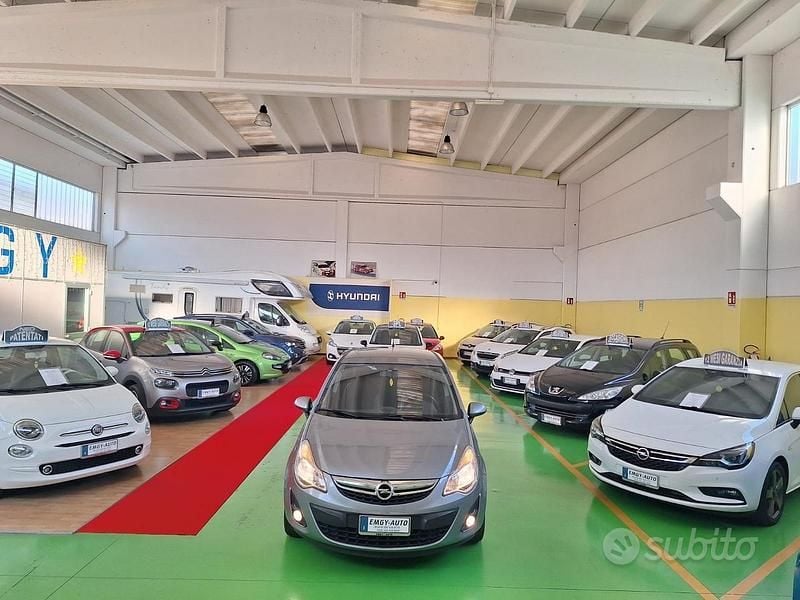 Usata Opel Corsa 86 CV (63 kW) 2012 Grigio Berlina