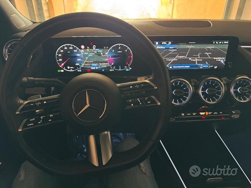 Usata Mercedes B180 AMG Line Premium Plus 2023 Monovolume