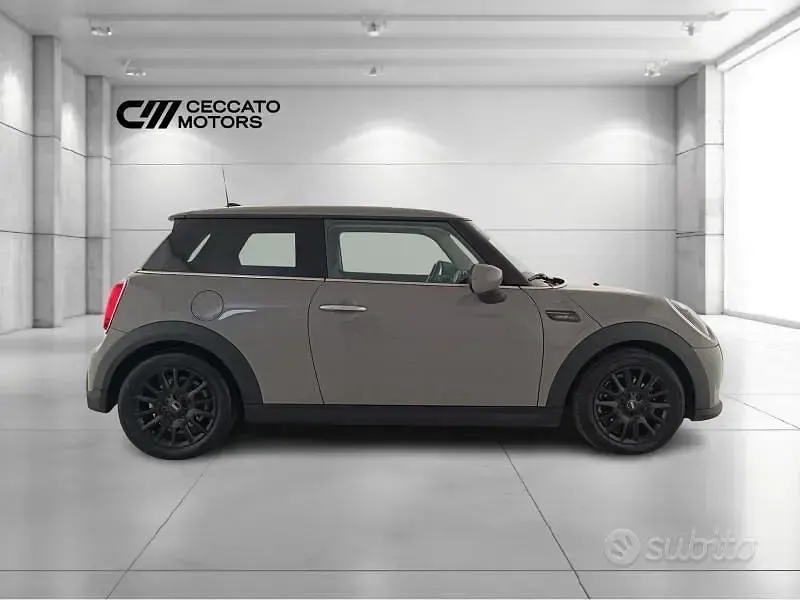 Usata Mini ONE 102 CV (75 kW) 2022 Grigio Utilitaria