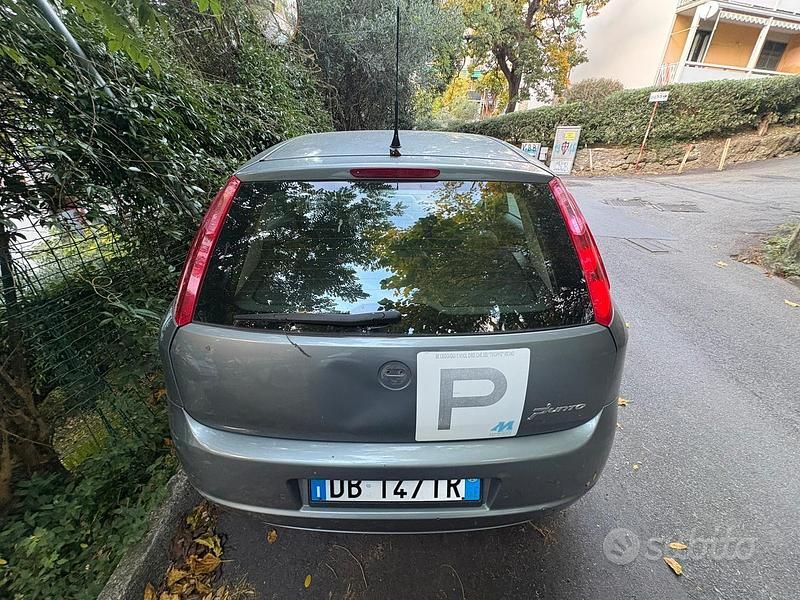 Usata Fiat Grande Punto 78 CV (57 kW) 2006 Utilitaria