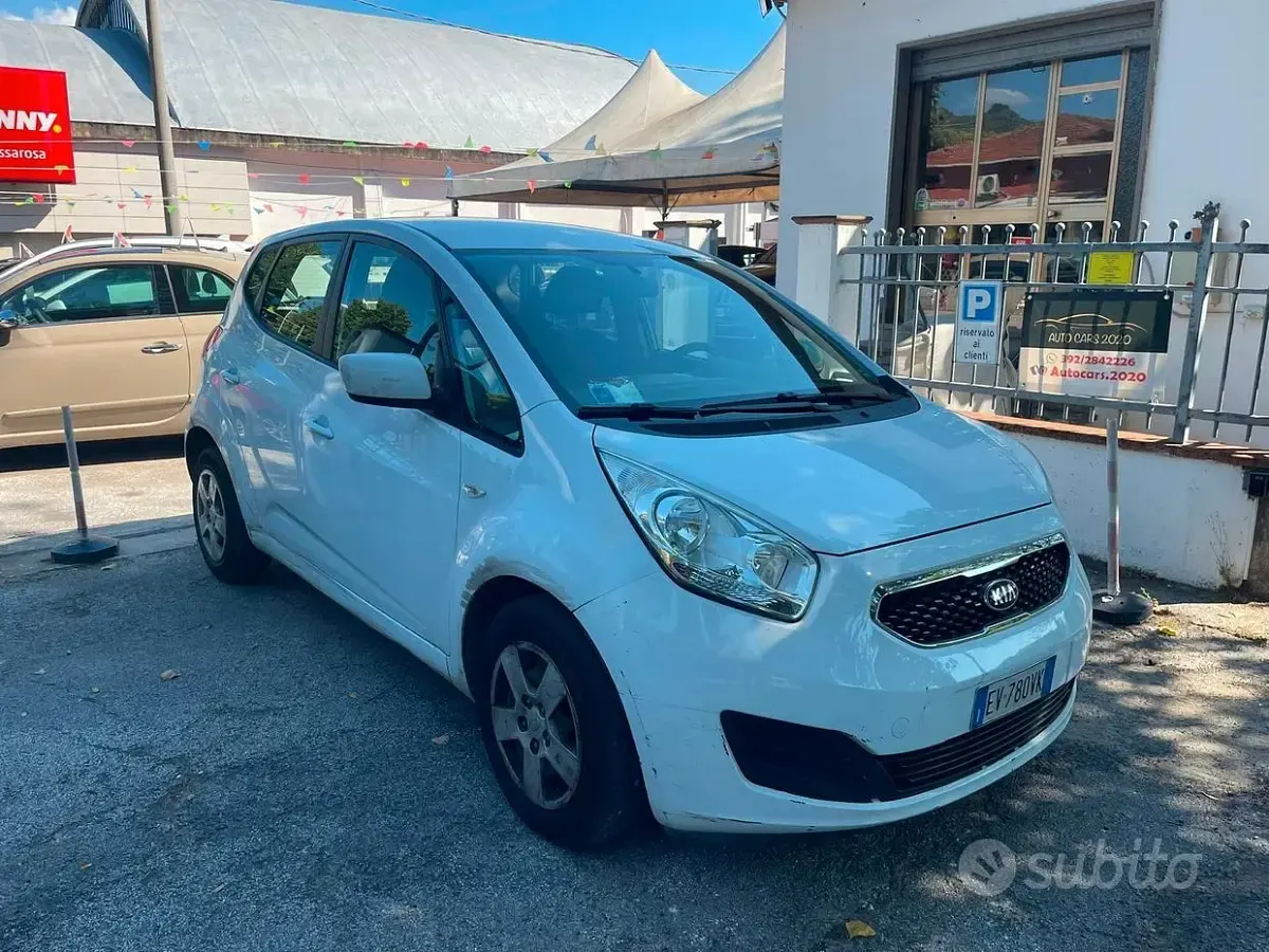 Usata Kia Venga Active 90 CV (66 kW) 2014 Bianco Utilitaria