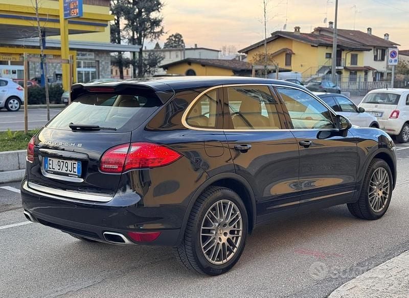 Usata Porsche Cayenne 2012 Nero SUV