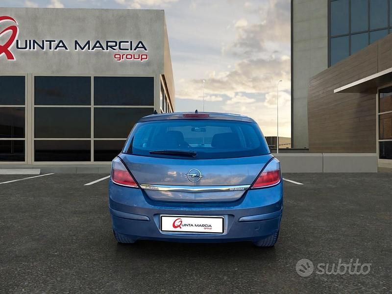 Usata Opel Astra 101 CV (74 kW) 2007 Grigio Berlina