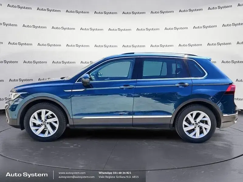 Usata VW Tiguan Elegance 150 CV (110 kW) 2023 Night shade blue SUV