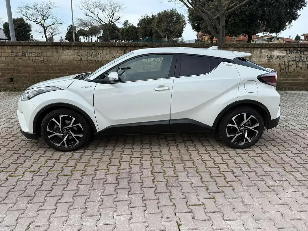 Usata Toyota C-HR Trend 98 CV (72 kW) 2019 Bianco SUV