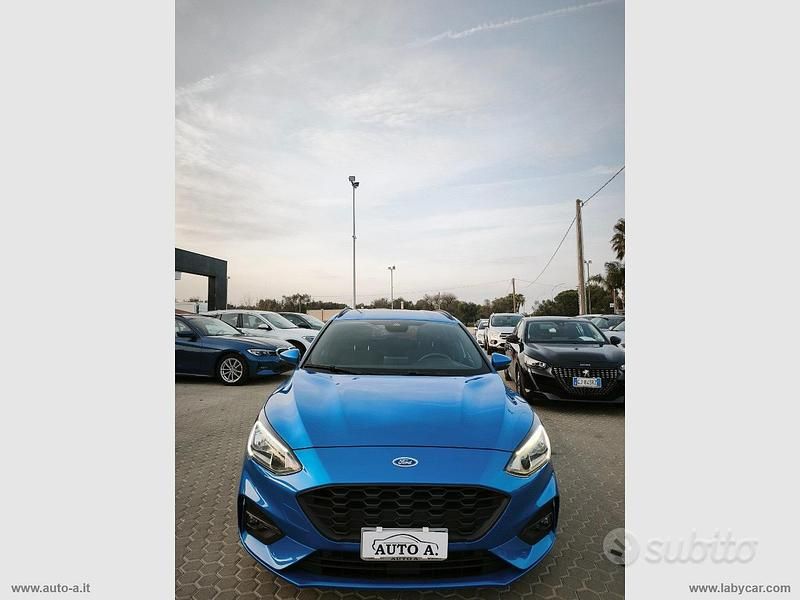 Usata Ford Focus ST-Line 120 CV (88 kW) 2018 Blu/azzurro Station wagon