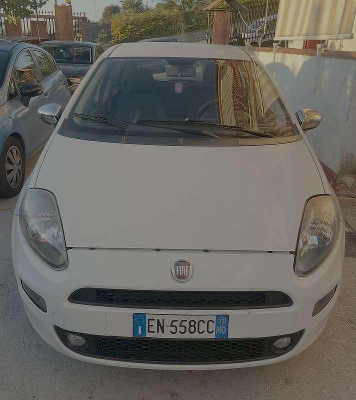 Usata Fiat Punto Easy 75 CV (55 kW) 2012 Utilitaria