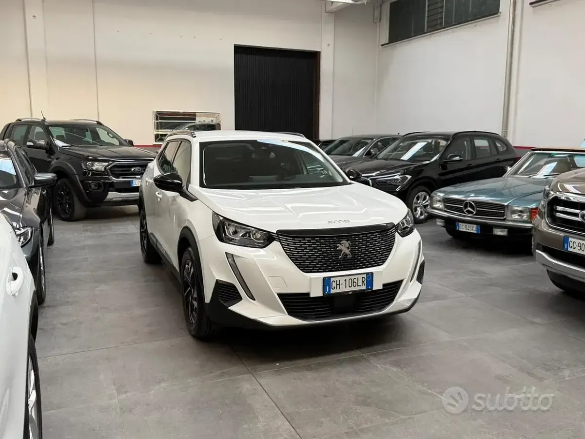 Usata Peugeot 2008 Allure 110 CV (80 kW) 2022 Bianco SUV