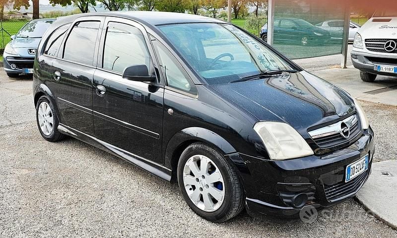 Usata Opel Meriva Cosmo 90 CV (66 kW) 2007 Nero Monovolume