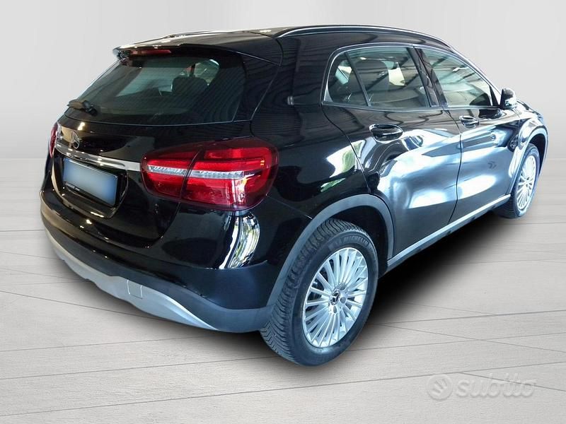 Usata Mercedes GLA180 Business 122 CV (89 kW) 2019 Nero SUV