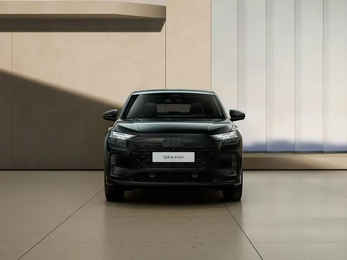 Nuova Audi Q4 Sportback e-tron S-Line 2026 Nero mito metallizzato SUV