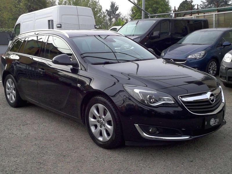 Usata Opel Insignia Cosmo 136 CV (100 kW) 2015 Nero Station wagon