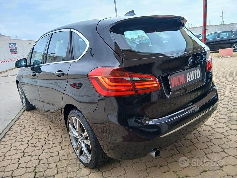 Begagnad BMW 218 Efficient Dynamics 150 HK (110 kW) 2014 Svart Kombi