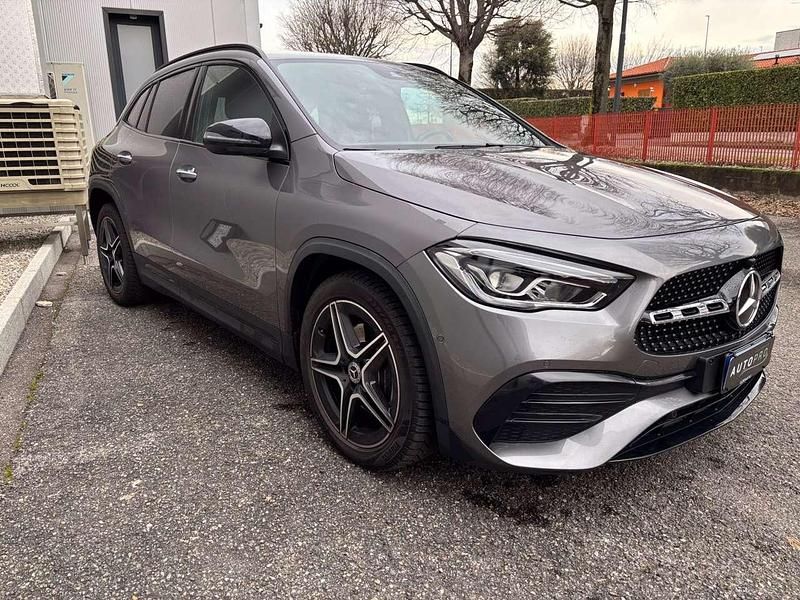 Usata Mercedes GLA200 Premium 150 CV (110 kW) 2023 Grigio SUV