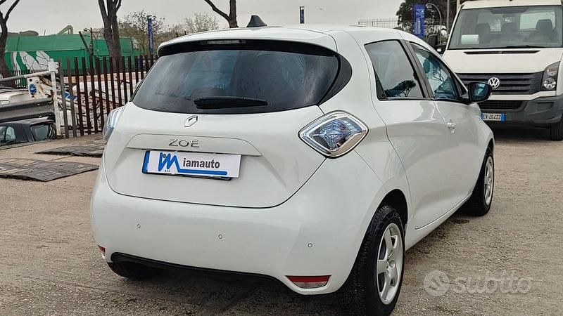 Begagnad Renault Zoe 42 kW (58 HK) 2015 Vit Halvkombi