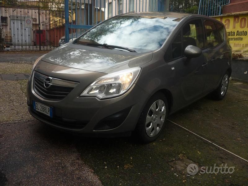 Usata Opel Meriva Cosmo 100 CV (73 kW) 2012 Grigio Monovolume