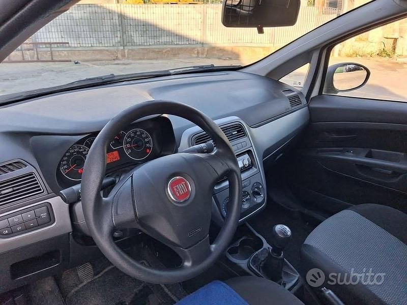 Usata Fiat Punto 75 CV (55 kW) 2013 Bianco Furgone