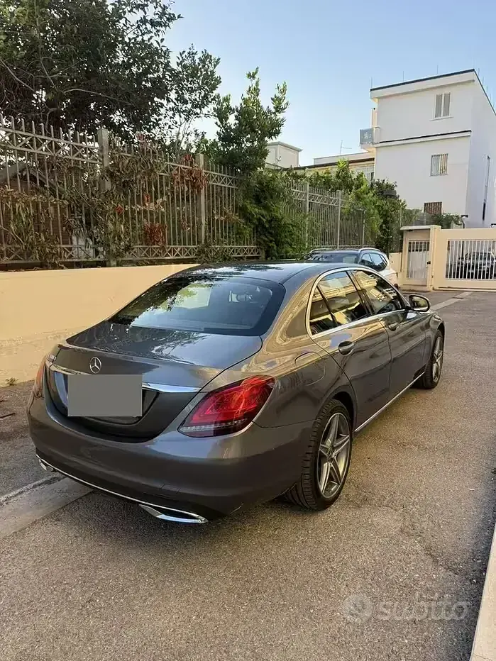 Usata Mercedes C180 122 CV (89 kW) 2019 Grigio Berlina