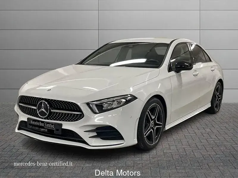 Usata Mercedes A180 Premium 116 CV (85 kW) 2023 Utilitaria