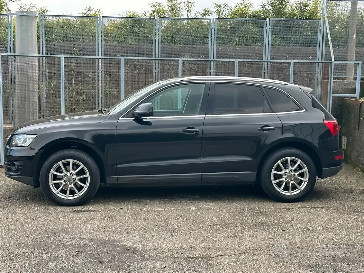 Usata Audi Q5 Advanced Plus 170 CV (125 kW) 2011 Nero SUV
