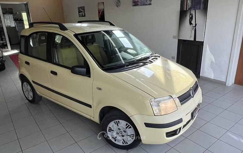 Usata Fiat Panda Dynamic 60 CV (44 kW) 2004 Giallo Utilitaria