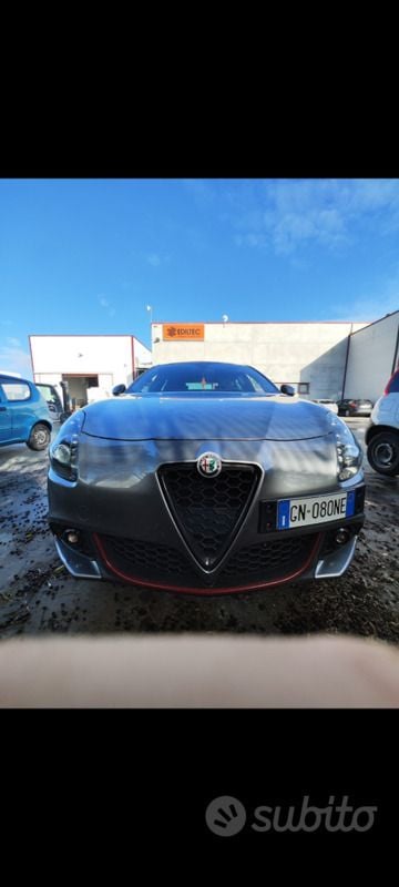 Grigio Usata 2021 Alfa Romeo Giulietta Due volumi | 14.000 € (Ottimo prezzo) - Immagine 1/4